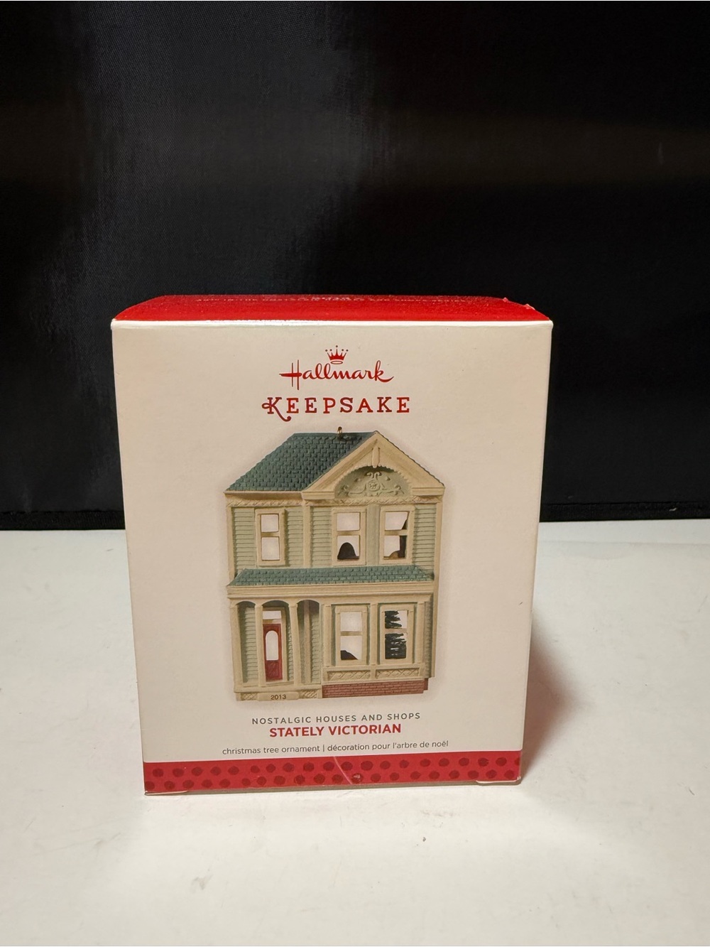 2013 Hallmark Keepsake Stately Victorian Ornament Share A Story